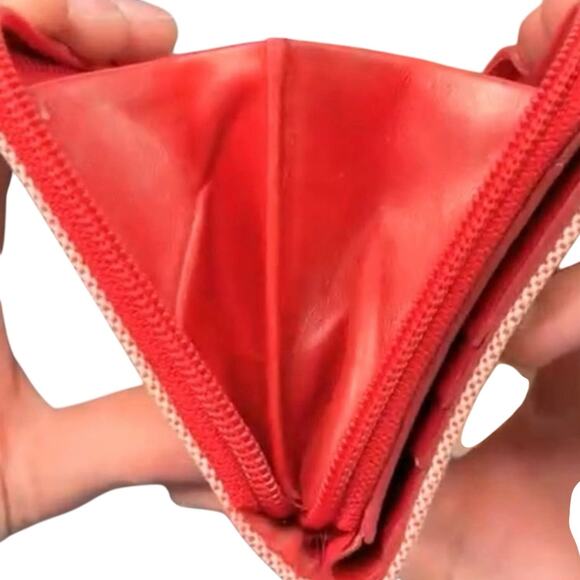 Prada Two Tone Wallet Purse in Canvas and Red Leather Mint Condition - Picture 15 of 16